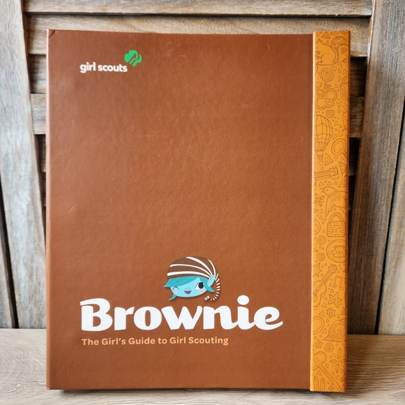 Girl Scouts | Other | Brownie Girls Guide To Girl Scouting Ring Bound ...
